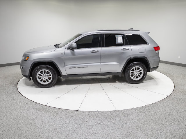 Used 2018 Jeep Grand Cherokee Laredo AWD/4WD image 32