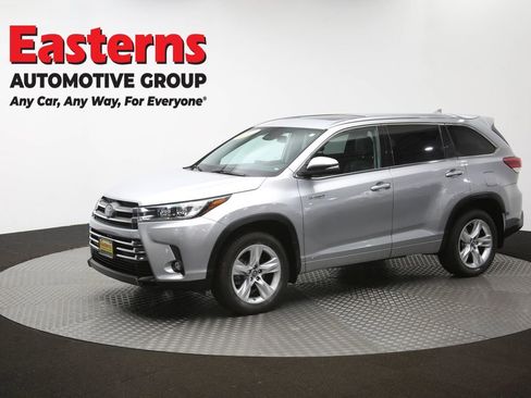 Used 2019 Toyota Highlander Limited w/ Carpet Mat Package (TMS) image 63
