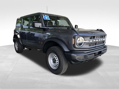 Used 2025 Ford Bronco 4-Door AWD/4WD image 3
