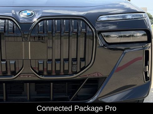 Used 2025 BMW i7 xDrive60 w/ Executive Package AWD/4WD image 4