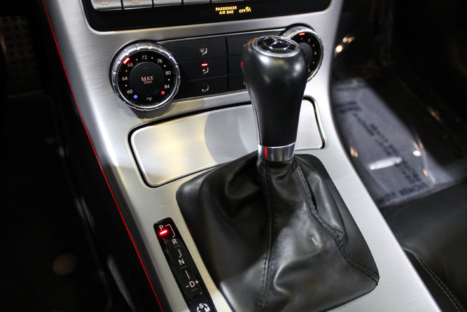 Used 2015 Mercedes-Benz SLK 250 image 34