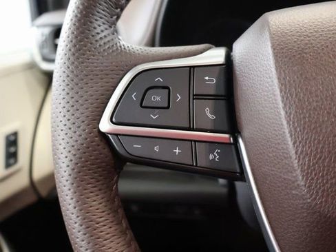 Used 2024 Toyota Sienna Platinum image 16