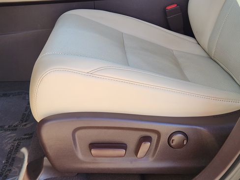 Used 2020 Lexus RX 450h AWD w/ Premium Package image 33