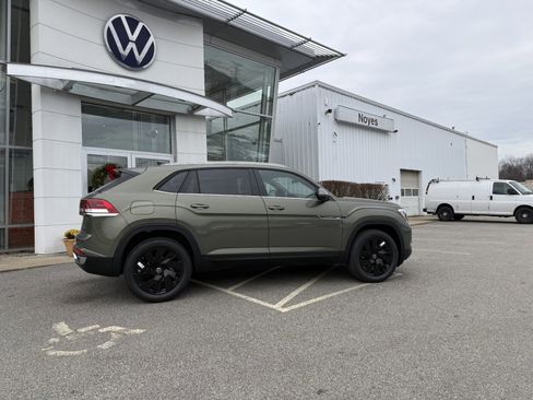 New 2026 Volkswagen Atlas Cross Sport SE image 3