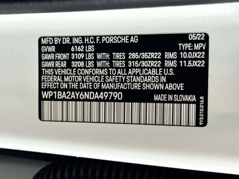 Used 2022 Porsche Cayenne Platinum Edition image 25