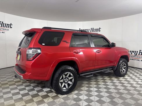 Used 2022 Toyota 4Runner TRD Off-Road Premium AWD/4WD image 4