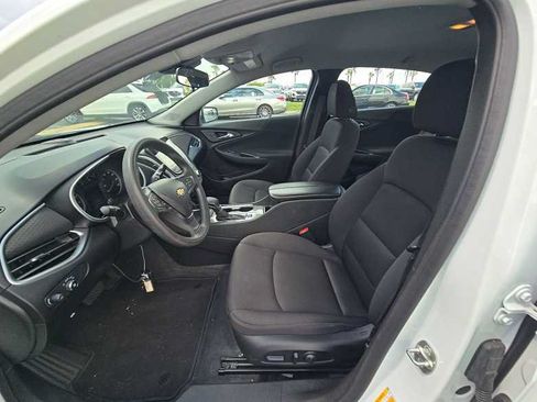 Used 2025 Chevrolet Malibu LT FWD image 5