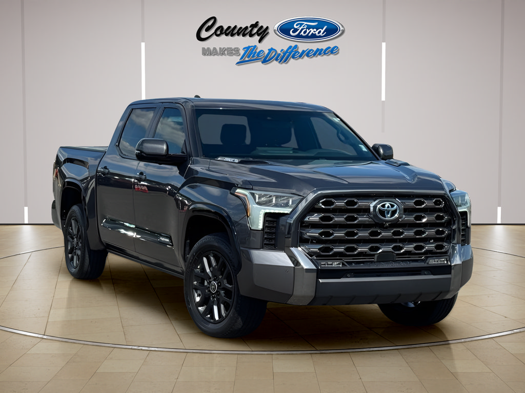 Used 2024 Toyota Tundra Platinum AWD/4WD image 1