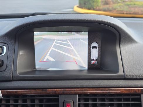 Used 2013 Volvo XC70 3.2 Platinum image 40