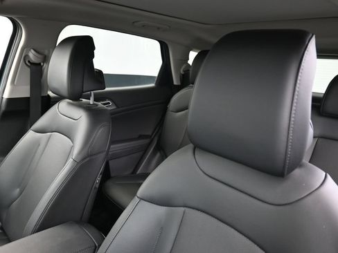 Used 2025 Kia Sportage EX w/ Premium Package AWD/4WD image 14