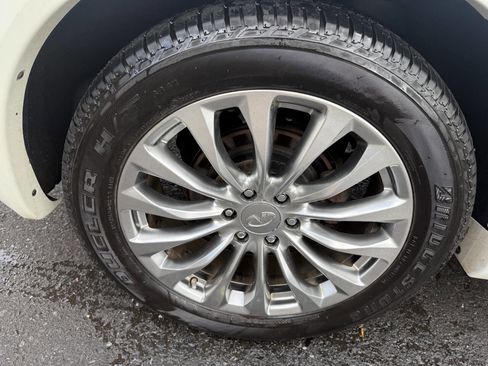 Used 2015 INFINITI QX80 Luxe w/ 22" Wheel Package image 11