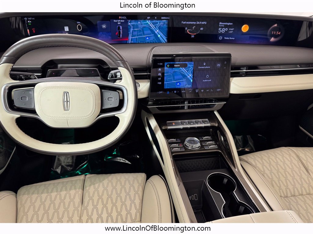 Used 2025 Lincoln Nautilus Black Label AWD/4WD image 18