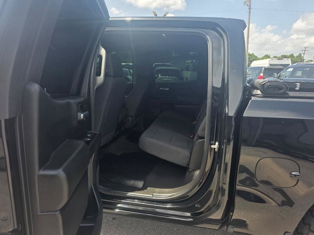Used 2020 Chevrolet Silverado 1500 Custom w/ Custom Convenience Package AWD/4WD image 7