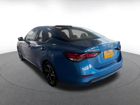 Used 2025 Nissan Sentra SV FWD image 11