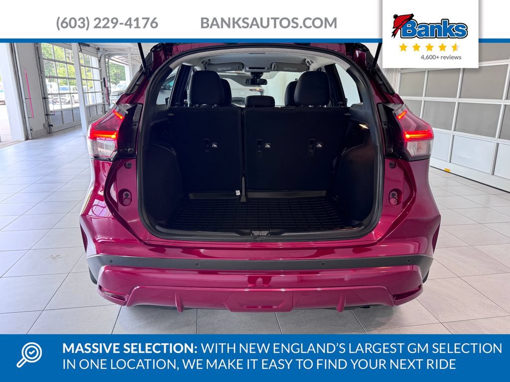Used 2022 Nissan Kicks SR FWD image 8