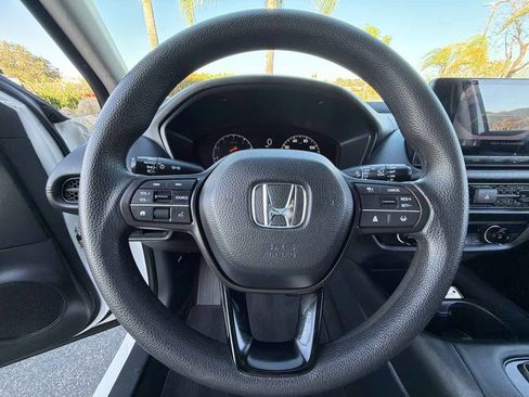 Used 2023 Honda HR-V LX image 29