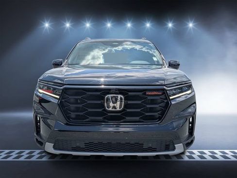 Used 2024 Honda Pilot TrailSport image 8