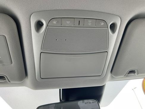 Used 2020 Nissan Rogue SV image 16