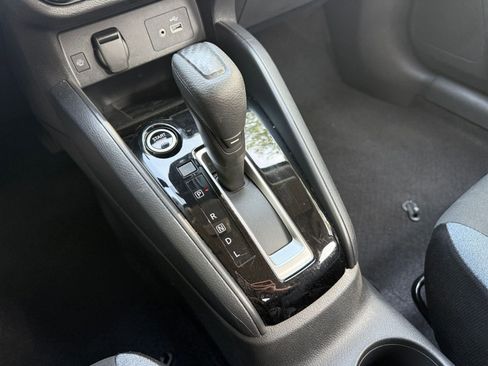 Used 2025 Nissan Versa SV FWD image 41
