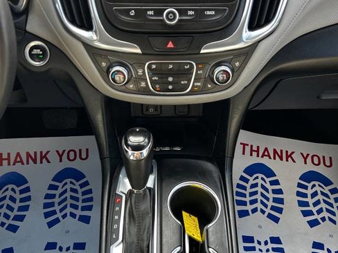 Used 2018 Chevrolet Equinox Premier image 14