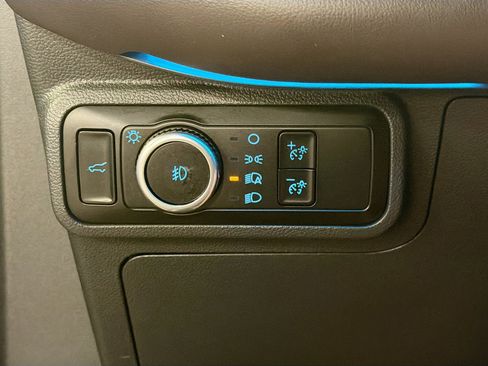 Used 2025 Ford Explorer Platinum w/ LUX Leather Package AWD/4WD image 17