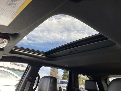 Used 2022 Jeep Grand Cherokee Limited image 25