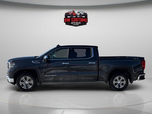 Used 2025 GMC Sierra 1500 SLT image 4