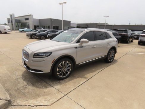 Certified 2022 Lincoln Nautilus Reserve FWD image 2