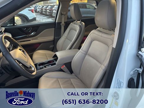 Used 2022 Lincoln Corsair AWD w/ Premium Package image 30