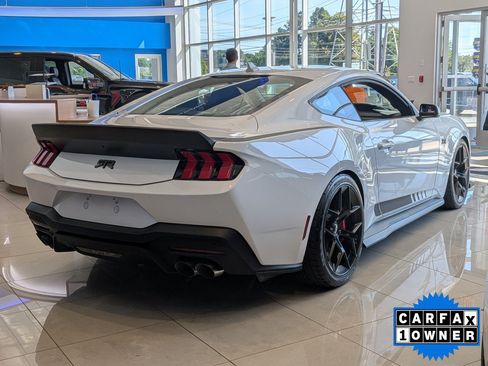 Used 2025 Ford Mustang GT Premium w/ GT Performance Package RWD image 4