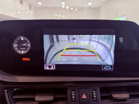Certified 2022 Lexus ES 350 w/ Premium Package FWD image 23