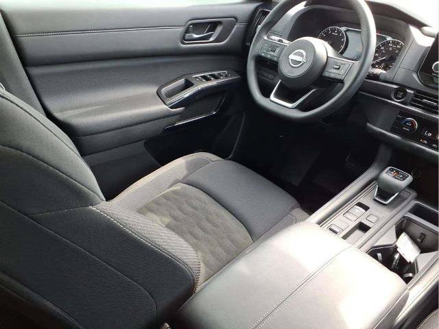 Certified 2025 Nissan Pathfinder S FWD image 9