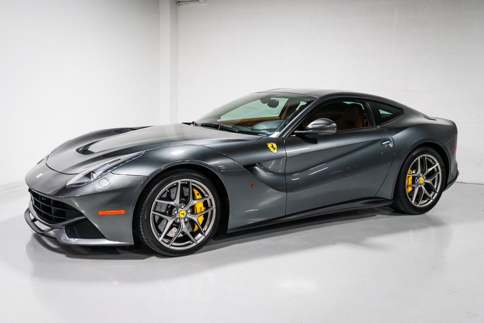 Used 2015 Ferrari F12 Berlinetta RWD image 7