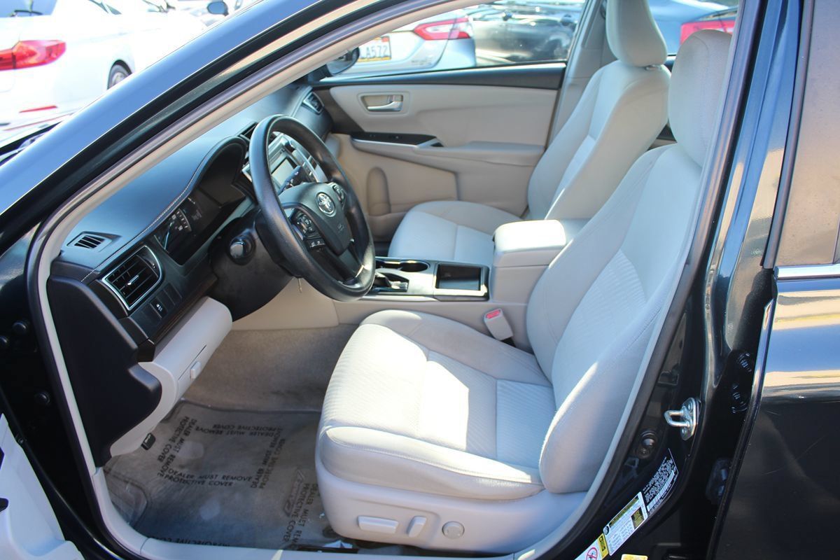 Used 2015 Toyota Camry LE FWD image 16