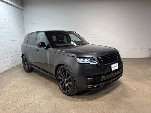 Used 2023 Land Rover Range Rover SV AWD/4WD image 4