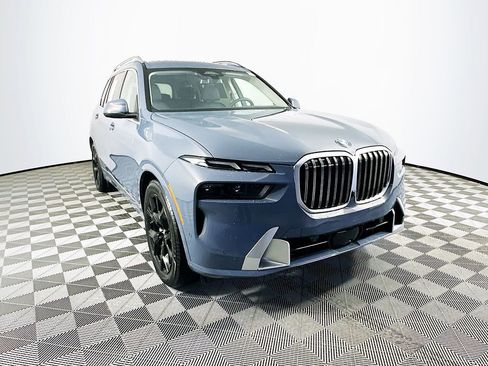 Used 2025 BMW X7 xDrive40i image 2
