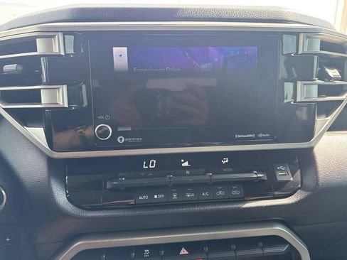 Used 2022 Toyota Tundra SR5 w/ SR5 Convenience Package AWD/4WD image 13