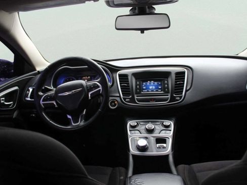 Used 2015 Chrysler 200 Limited w/ Convenience Group image 8