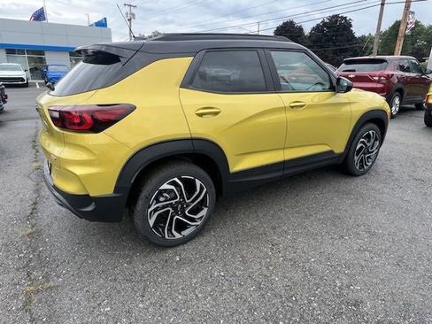 Used 2025 Chevrolet TrailBlazer RS w/ Driver Confidence Package image 6