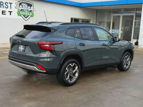 New 2026 Chevrolet Trax LT w/ LT Convenience Package image 8