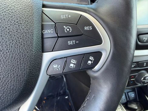 Used 2014 Jeep Cherokee Trailhawk w/ Technology Group AWD/4WD image 20