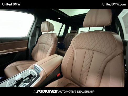Used 2026 BMW X7 M60i image 13