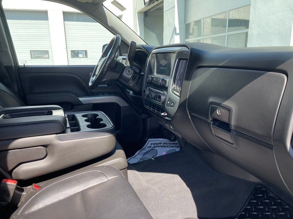 Used 2018 Chevrolet Silverado 1500 LT w/ All Star Edition AWD/4WD image 24