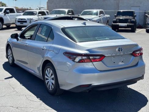 Used 2022 Toyota Camry LE image 5