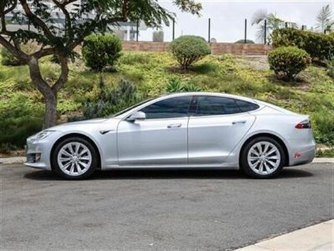 Used 2017 Tesla Model S RWD image 2
