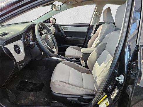 Used 2017 Toyota Corolla LE FWD image 13
