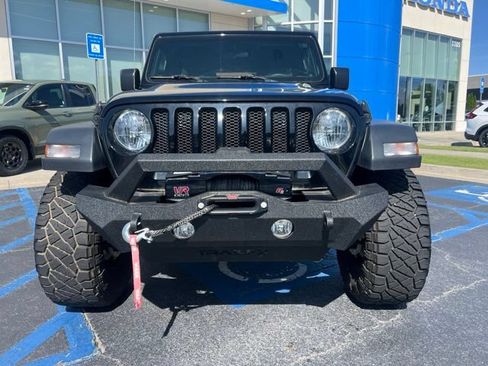Used 2023 Jeep Wrangler Unlimited Sport AWD/4WD image 3