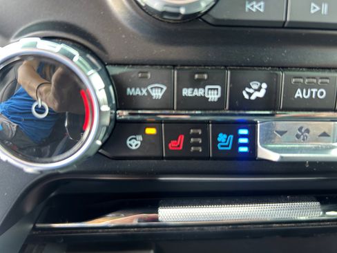 Used 2024 Ford F150 Lariat w/ FX4 Off-Road Package AWD/4WD image 21