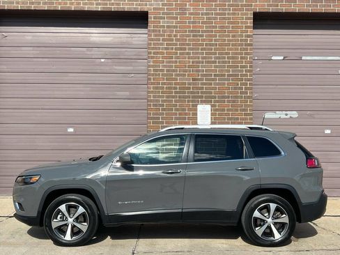 Used 2021 Jeep Cherokee Limited image 9