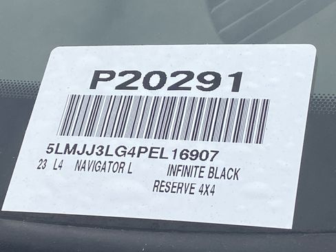 Used 2023 Lincoln Navigator L Reserve image 28